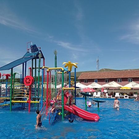 Pensiunea Casa Zanelor Floreşti Esterno foto