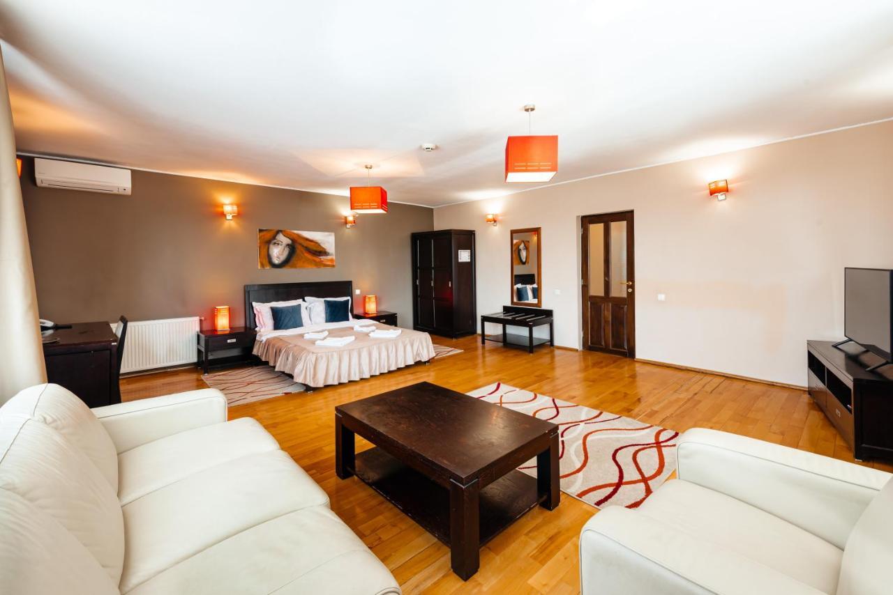 Pensiunea Casa Zanelor Floreşti Esterno foto