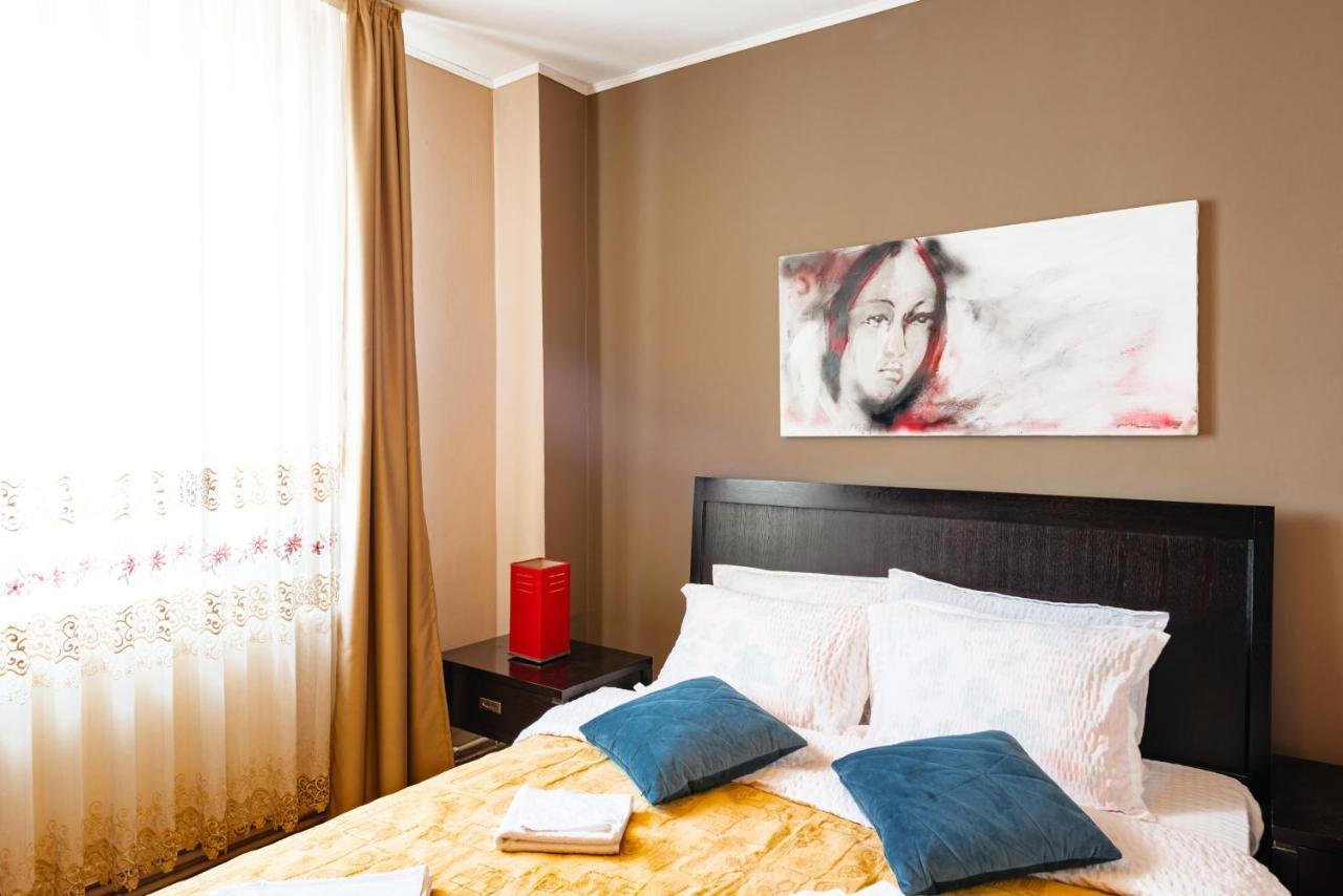 Pensiunea Casa Zanelor Floreşti Esterno foto