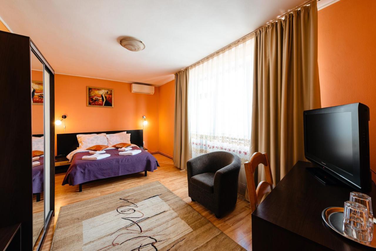 Pensiunea Casa Zanelor Floreşti Esterno foto