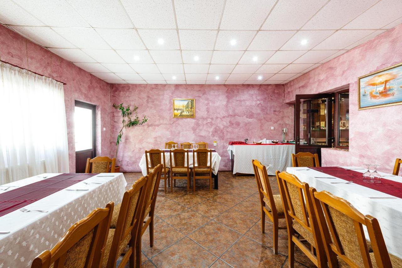 Pensiunea Casa Zanelor Floreşti Esterno foto